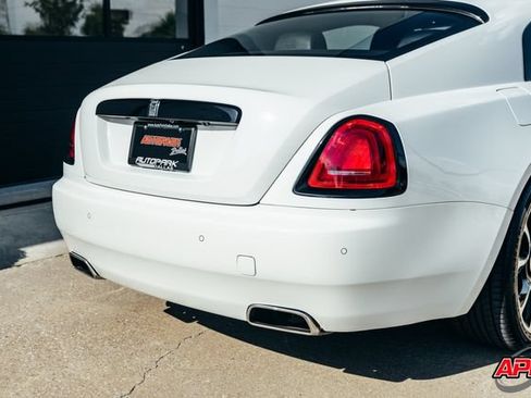 Used 2019 Rolls-Royce Wraith RWD image 54