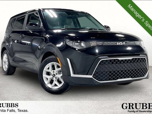 Used 2025 Kia Soul LX w/ LX Technology Package FWD image 1