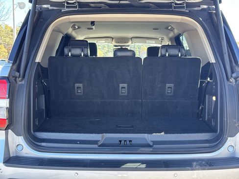 Used 2024 Ford Expedition XLT image 32