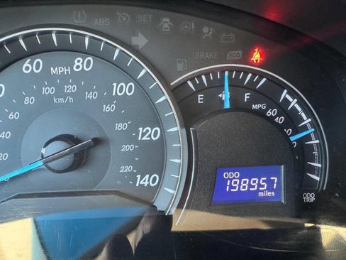 Used 2014 Toyota Camry LE image 15