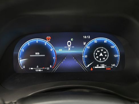 Used 2024 Toyota Highlander Platinum image 19