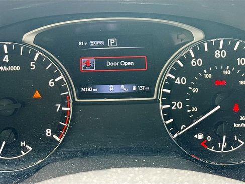 Used 2019 Nissan Pathfinder SL AWD/4WD image 10