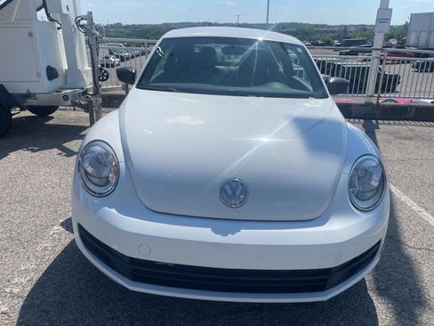 Used 2015 Volkswagen Beetle 1.8T FWD image 2