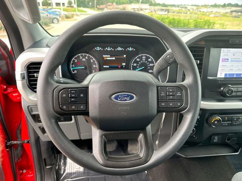 Used 2022 Ford F150 XLT image 26