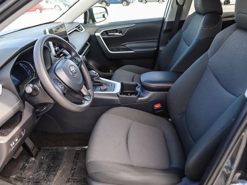 Certified 2025 Toyota RAV4 XLE image 18