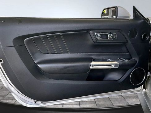 Used 2015 Ford Mustang Premium RWD image 17