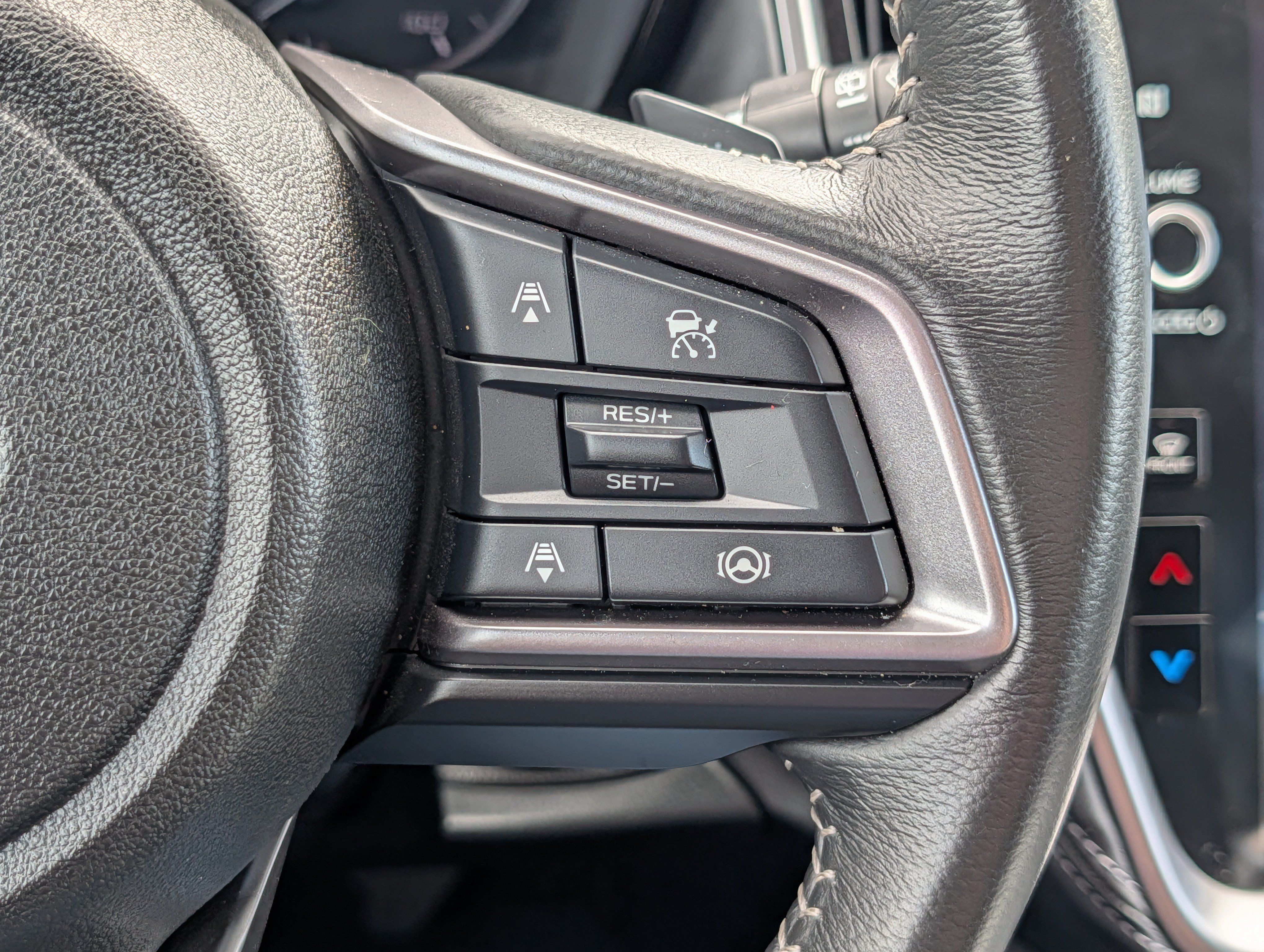 Used 2025 Subaru Outback Premium AWD/4WD image 30