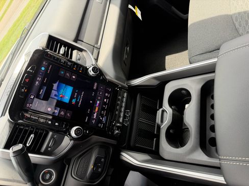 New 2026 RAM 2500 Big Horn AWD/4WD image 22