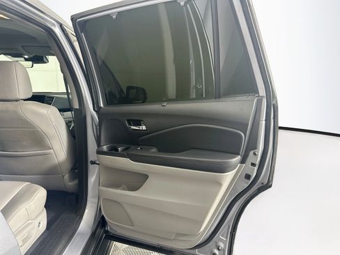 Used 2019 Honda Pilot Elite image 32
