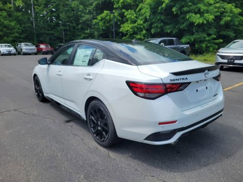 New 2025 Nissan Sentra SR w/ Midnight Edition image 9