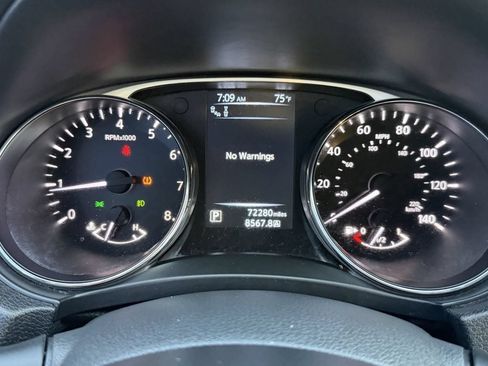Used 2016 Nissan Rogue SL w/ SL Premium Package FWD image 30