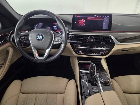 Used 2023 BMW 530i w/ Convenience Package RWD image 26