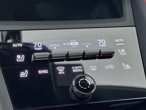 Certified 2025 Porsche Macan 4S Electric image 23