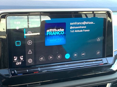 Used 2025 Volkswagen Atlas Cross Sport SE image 21