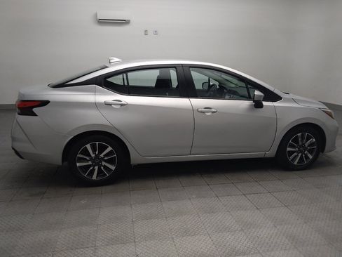 Used 2025 Nissan Versa SV FWD image 10