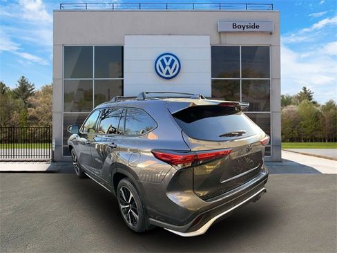 Used 2022 Toyota Highlander XSE image 7