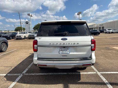 Used 2024 Ford Expedition XLT RWD image 6