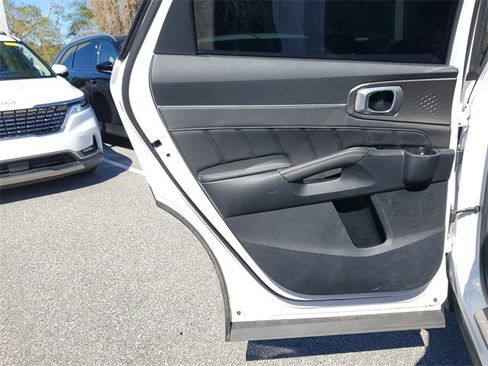 Certified 2023 Kia Sorento SX image 15