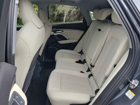 Used 2025 Audi Q5 Premium Plus w/ Premium Plus image 16