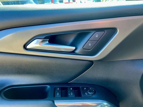 New 2025 Chevrolet Traverse LT w/ Driver Confidence Package FWD image 10