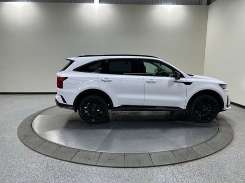 Used 2023 Kia Sorento SX AWD/4WD image 6