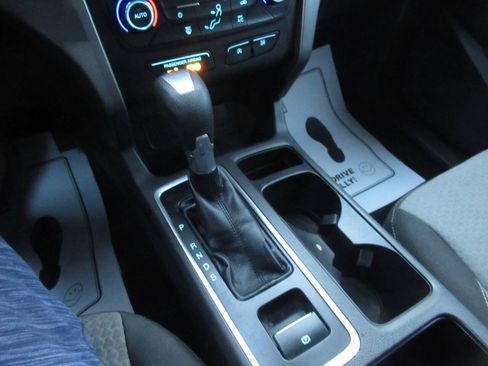 Used 2017 Ford Escape SE AWD/4WD image 18