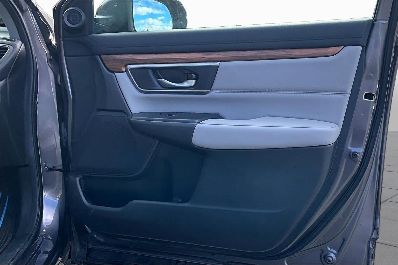 Used 2018 Honda CR-V Touring image 23