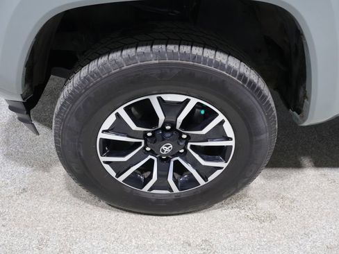 Used 2023 Toyota Tacoma TRD Sport w/ Technology Package image 10