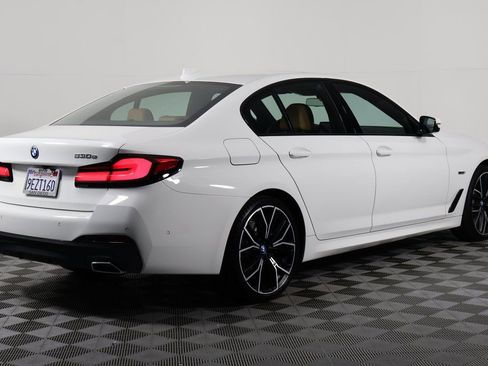 Used 2023 BMW 530e xDrive w/ M Sport Package image 4