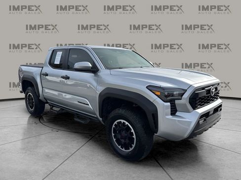 Used 2024 Toyota Tacoma TRD Off-Road image 7