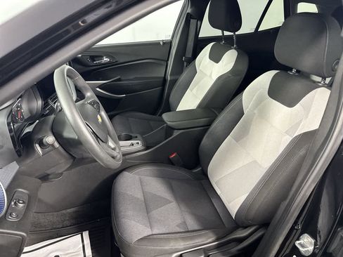 Used 2024 Chevrolet Trax LS w/ LS Convenience Package FWD image 3