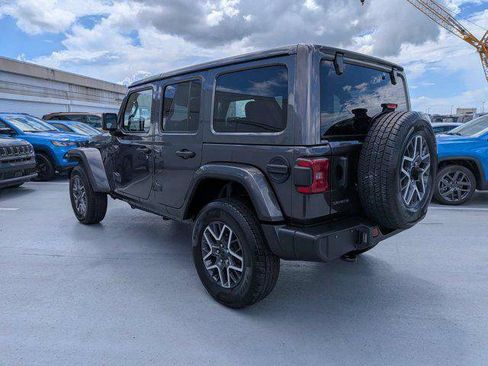 Certified 2025 Jeep Wrangler Unlimited Sahara AWD/4WD image 6