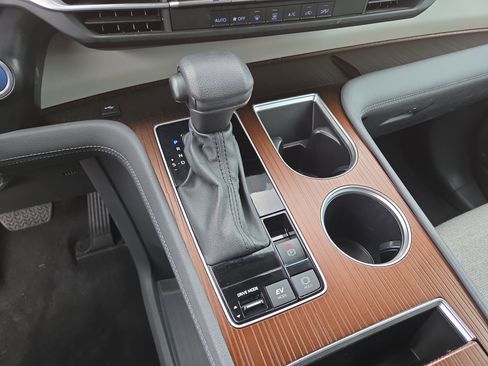 Certified 2024 Toyota Sienna LE image 25