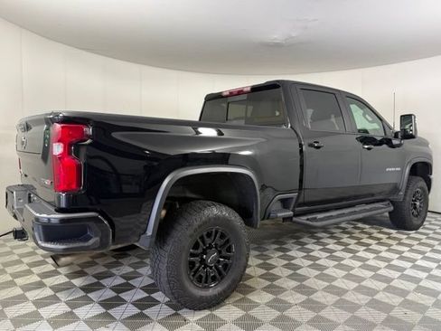 Used 2024 Chevrolet Silverado 2500 ZR2 w/ Technology Package AWD/4WD image 11