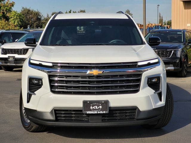 Used 2026 Chevrolet Traverse LT FWD image 3