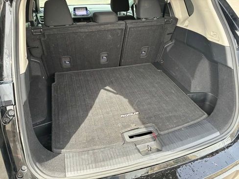 Certified 2025 Nissan Rogue S FWD image 17