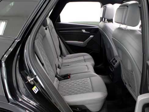 Used 2019 Audi SQ5 Premium Plus w/ Premium Plus Package image 43
