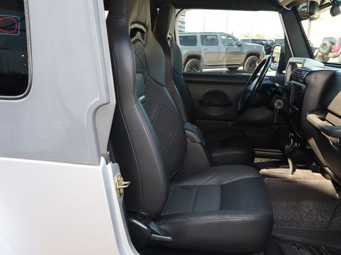 Used 2005 Jeep Wrangler Unlimited AWD/4WD image 24
