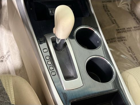 Used 2014 Nissan Altima 2.5 SV w/ Convenience Package image 16