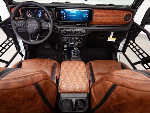 Used 2026 Jeep Gladiator Sport image 2