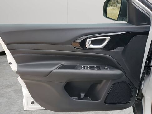 New 2026 Jeep Compass Latitude AWD/4WD image 29