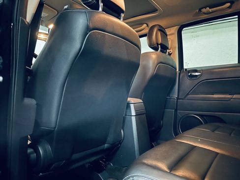 Used 2016 Jeep Patriot High Altitude FWD image 20