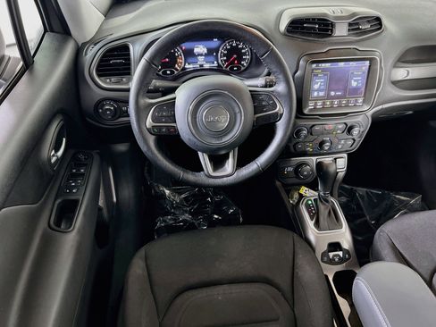 Used 2022 Jeep Renegade Latitude w/ Convenience Group AWD/4WD image 23