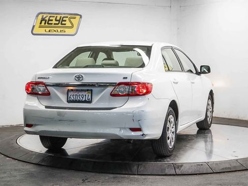 Used 2011 Toyota Corolla LE image 4