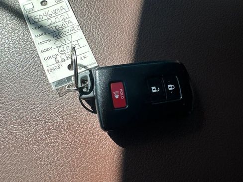 Used 2021 Toyota 4Runner Limited AWD/4WD image 19