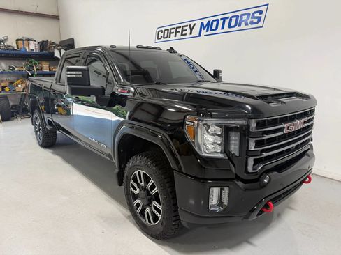 Used 2020 GMC Sierra 2500 AT4 w/ AT4 Premium Package AWD/4WD image 8