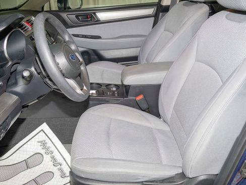 Used 2019 Subaru Outback 2.5i AWD/4WD image 11