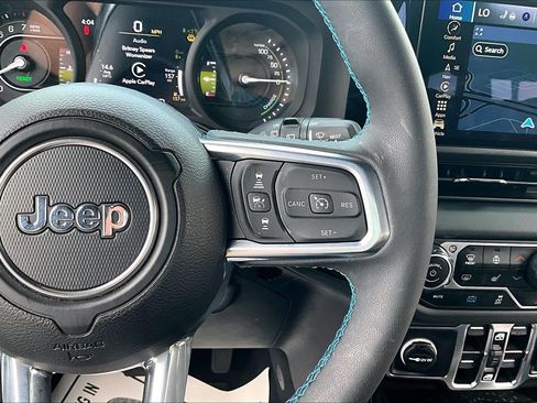 Used 2024 Jeep Wrangler High Altitude AWD/4WD image 19