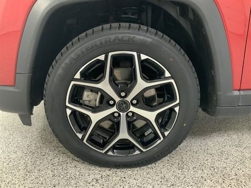 Used 2025 Jeep Compass Limited AWD/4WD image 10