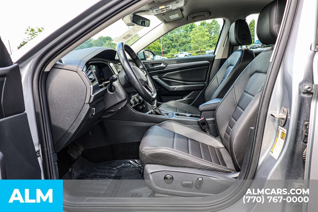Used 2024 Volkswagen Jetta SE FWD image 17